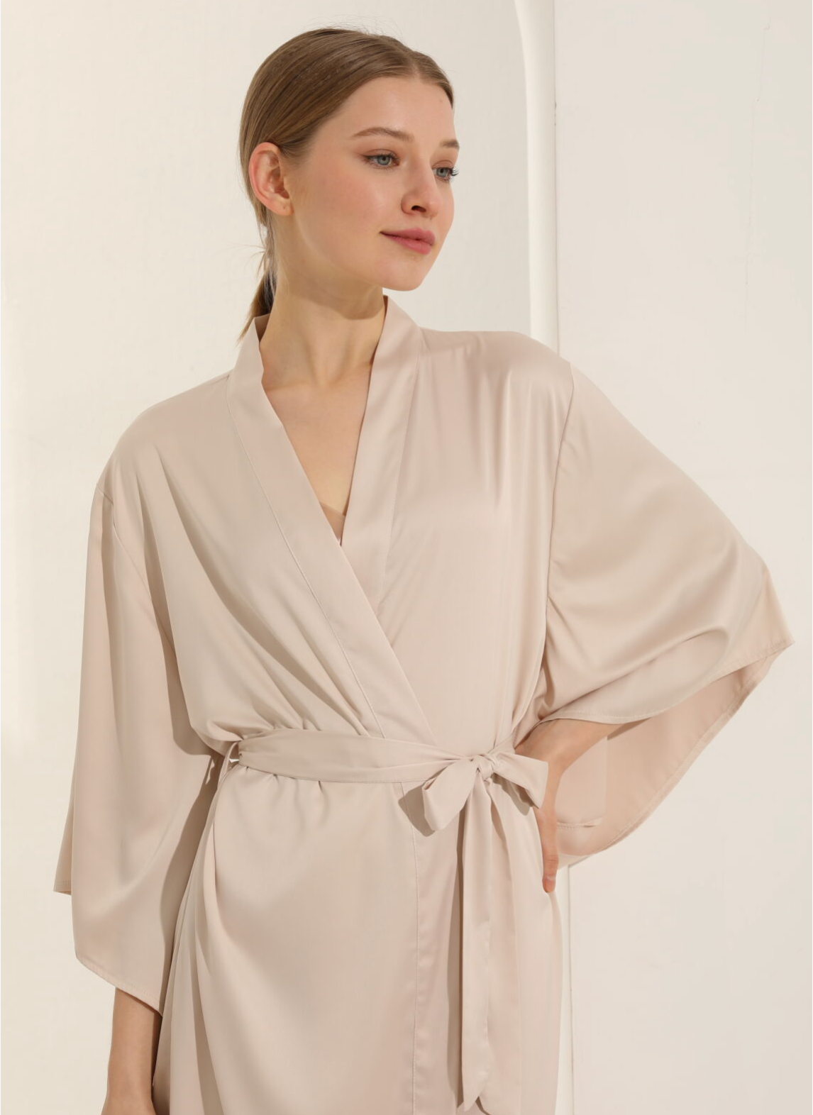 Alysha Champagne Robe