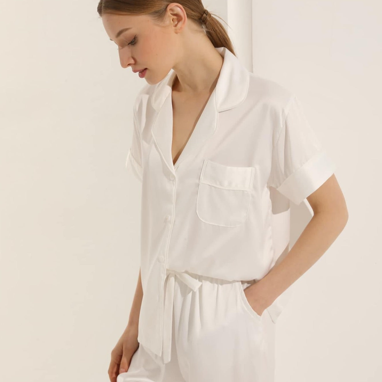 White Short Sleeve & Pants Pyjamas