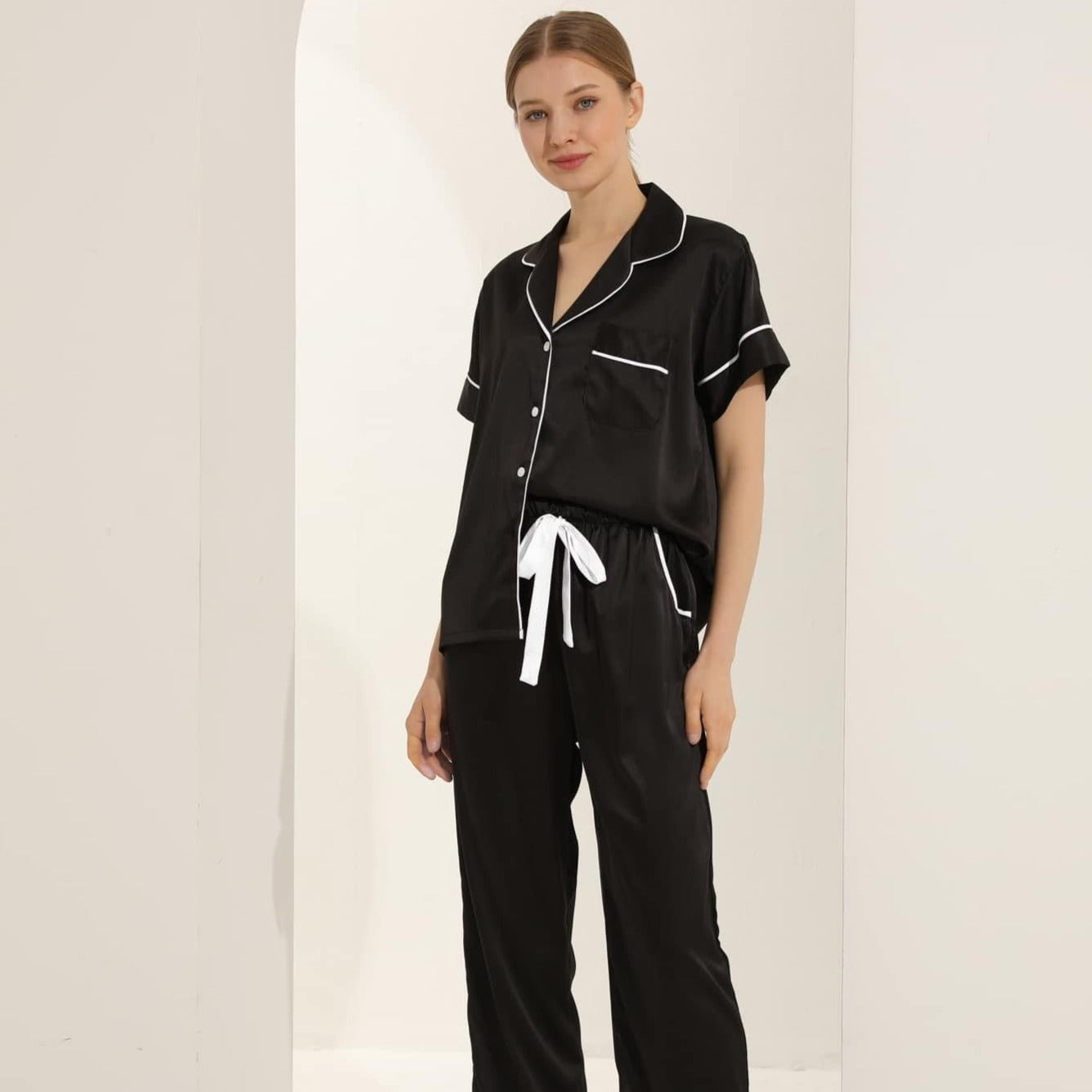 Black Short Sleeve & Pants Pyjamas